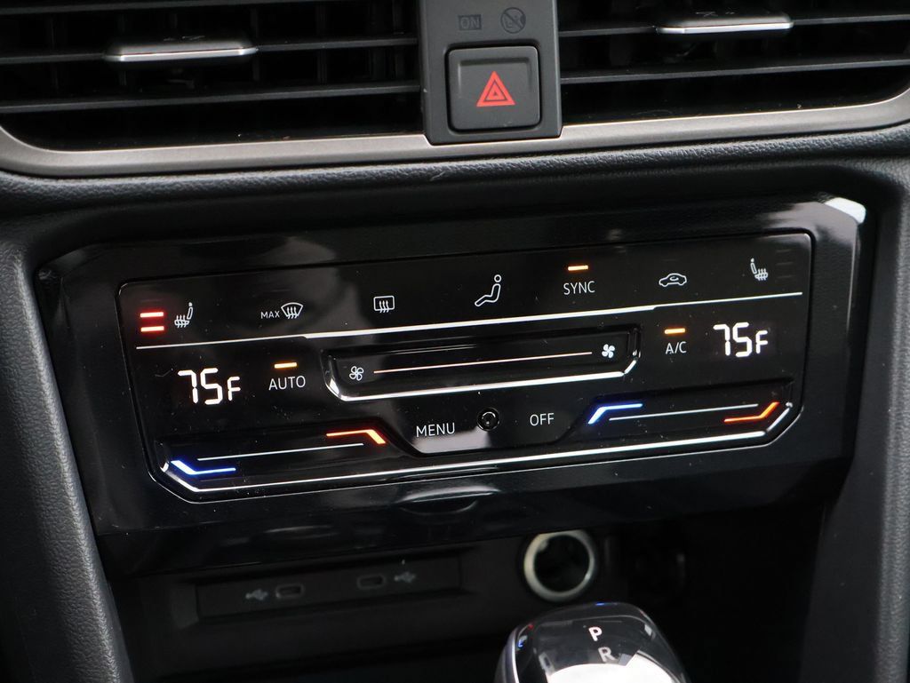 New 2026 Volkswagen Taos SE AWD/4WD image 18