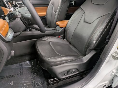 Used 2024 Jeep Compass Limited w/ Elite Group image 9