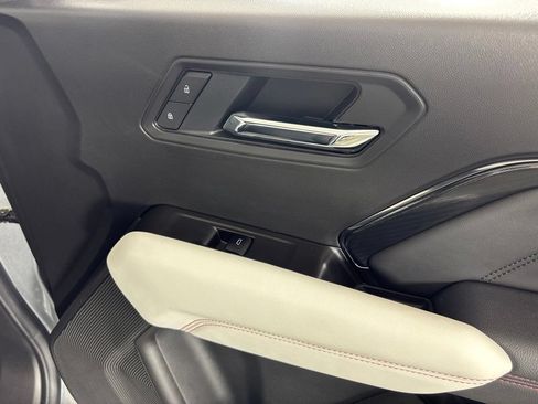 Used 2026 GMC Canyon AT4X AWD/4WD image 9