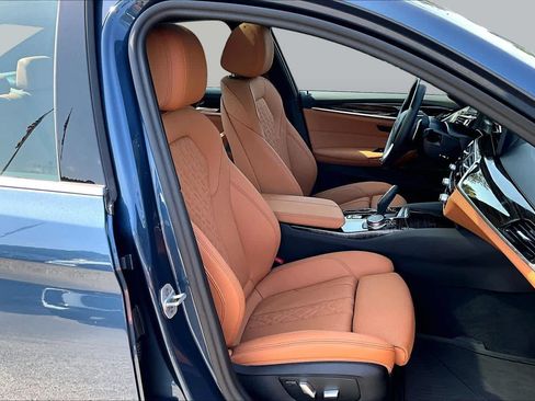 Used 2023 BMW 530i w/ Premium Package RWD image 9