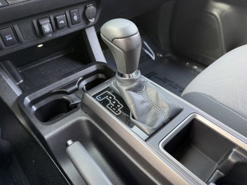 Certified 2023 Toyota Tacoma TRD Off-Road image 18