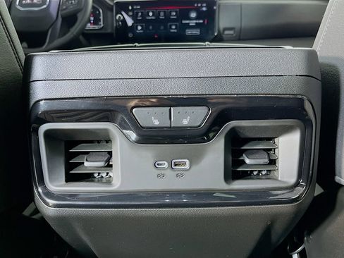 Used 2025 GMC Sierra 1500 AT4 w/ AT4 Premium Package AWD/4WD image 27