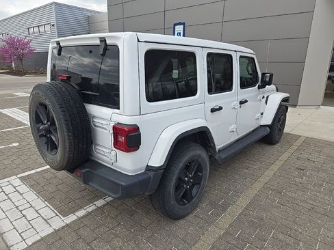 Used 2020 Jeep Wrangler Unlimited Sahara image 5