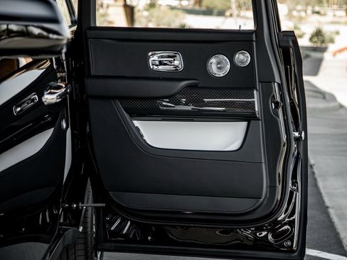 Used 2024 Rolls-Royce Cullinan Black Badge w/ Driver's Package image 10