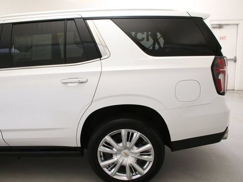 Used 2021 Chevrolet Tahoe High Country w/ Premium Package AWD/4WD image 6