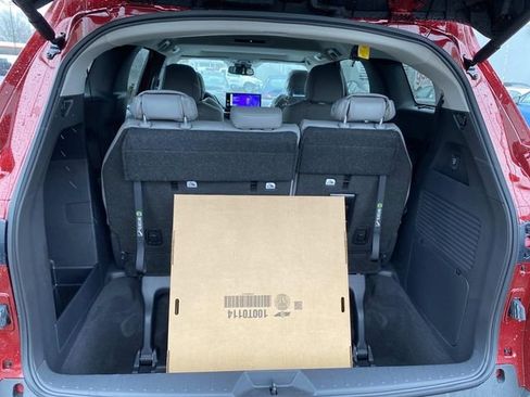 New 2026 Toyota Sienna XLE image 4