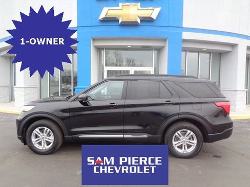 Used 2022 Ford Explorer XLT image 1