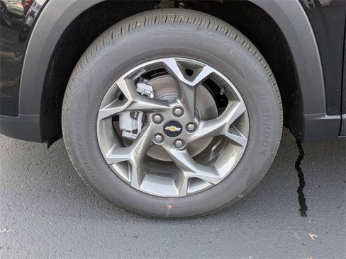 New 2026 Chevrolet Trax LT w/ Driver Confidence Package image 28