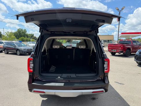 Used 2024 Ford Expedition Max Platinum AWD/4WD image 18