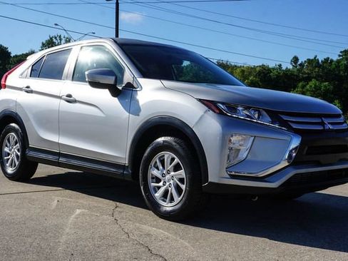 Used 2019 Mitsubishi Eclipse Cross ES FWD image 2