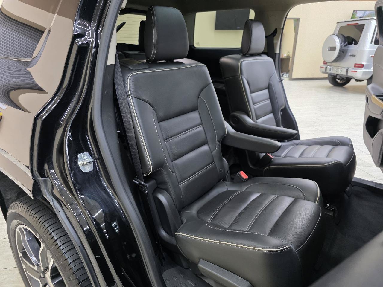 Used 2017 GMC Acadia Denali AWD/4WD image 23