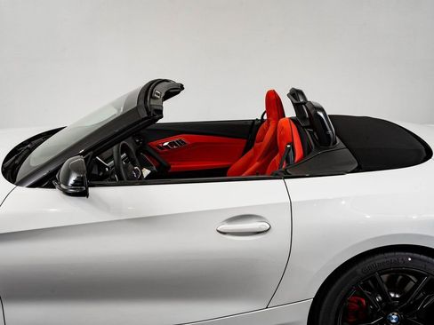 New 2026 BMW Z4 M40i w/ Premium Package image 22