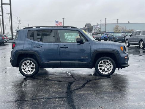 Used 2023 Jeep Renegade Latitude w/ Premium Group image 11
