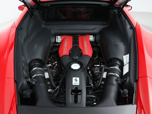 Used 2018 Ferrari 488 GTB image 33