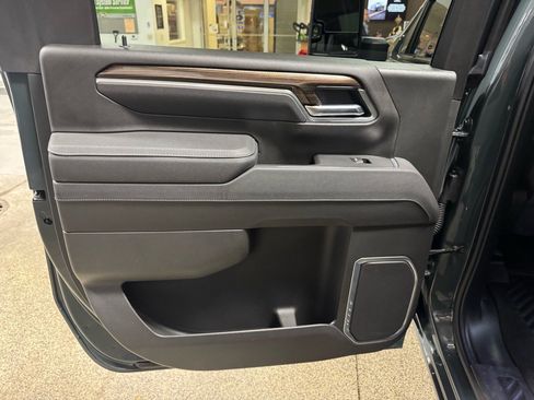 Used 2025 Chevrolet Silverado 2500 LT w/ Trail Boss Package image 10