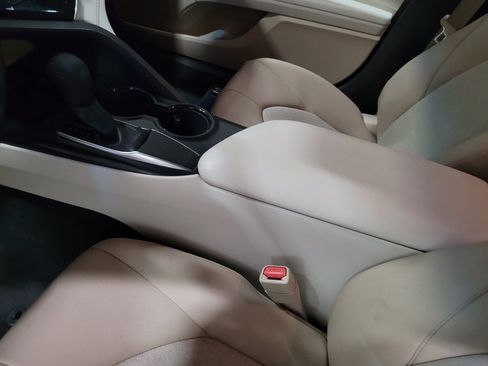 Used 2018 Toyota Camry LE image 26