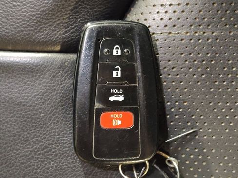 Used 2019 Toyota Camry XSE w/ Navigation Package image 32