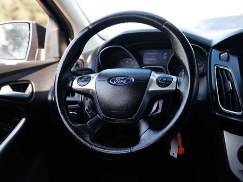 Used 2013 Ford Focus SE FWD image 27