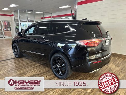 Used 2024 Buick Enclave Essence w/ Sport Touring Edition FWD image 3