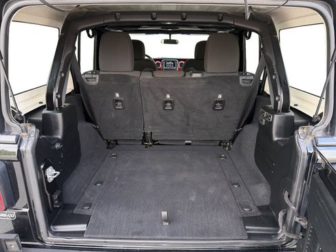 Used 2018 Jeep Wrangler Unlimited Rubicon AWD/4WD image 21