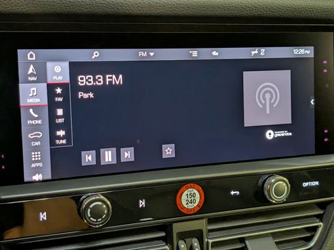 Certified 2026 Porsche Macan AWD/4WD image 37