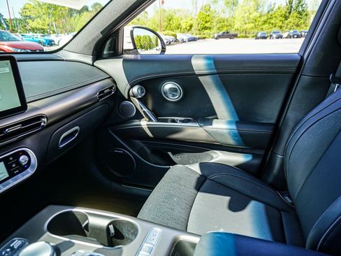 Used 2023 Genesis GV60 Advanced image 49