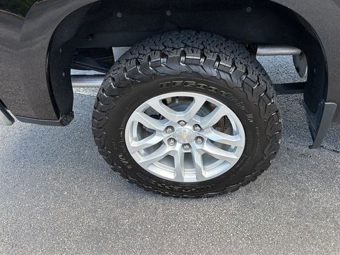 Used 2021 Chevrolet Silverado 1500 LT AWD/4WD image 38