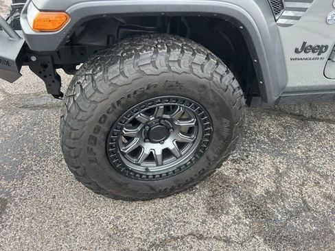 Used 2023 Jeep Wrangler Sport AWD/4WD image 10