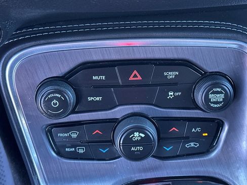 Used 2018 Dodge Challenger SXT w/ Blacktop Package image 22