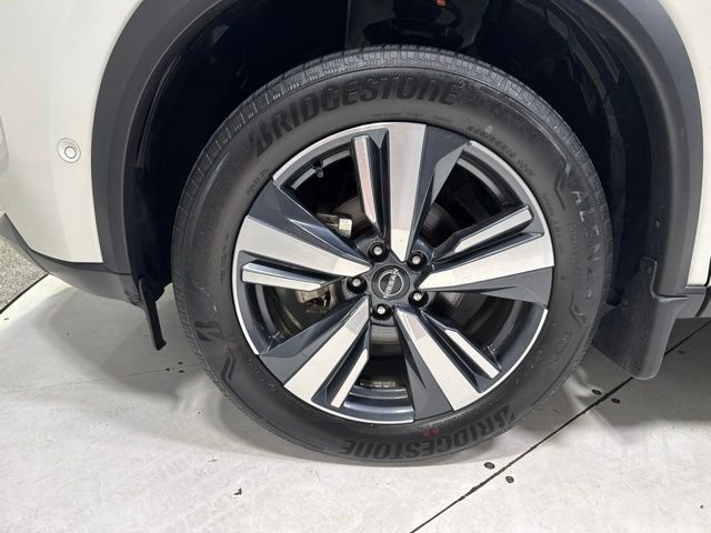 Used 2023 Nissan Rogue SL w/ SL Premium Package AWD/4WD image 9