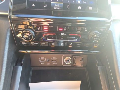 New 2025 Jeep Grand Cherokee L Laredo image 22