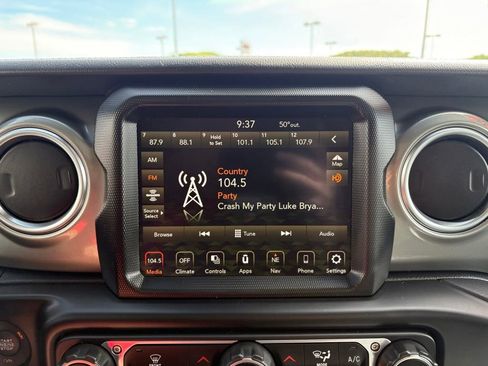 Used 2023 Jeep Wrangler Unlimited Sahara w/ LED Lighting Group AWD/4WD image 24