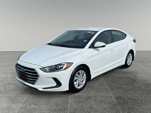 Used 2018 Hyundai Elantra SE image 5