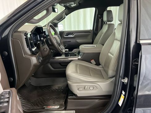 Used 2022 Chevrolet Silverado 1500 LTZ AWD/4WD image 3