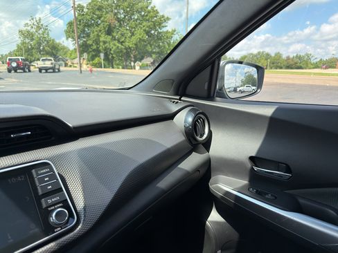 Used 2020 Nissan Kicks SV FWD image 25