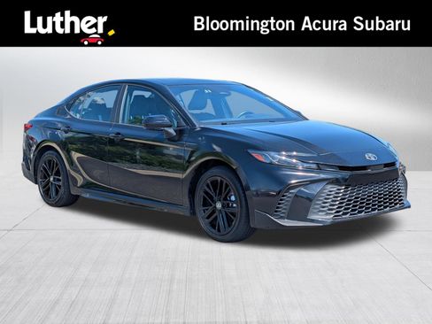 Used 2025 Toyota Camry SE w/ Convenience Package AWD/4WD image 1