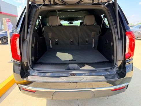 Used 2023 GMC Yukon XL SLT AWD/4WD image 28