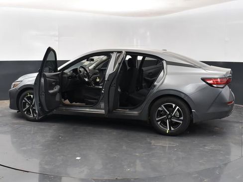 Used 2024 Nissan Sentra SV w/ Trunk Package image 34