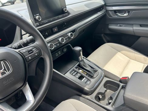 Used 2025 Honda CR-V EX image 11