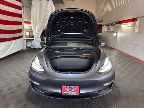 Used 2018 Tesla Model 3 Long Range RWD image 11