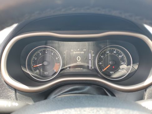 Used 2015 Jeep Cherokee Latitude w/ Comfort/Convenience Group AWD/4WD image 23