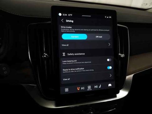 Certified 2025 Volvo XC90 B6 Plus image 26