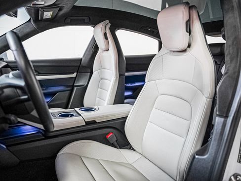 Used 2021 Porsche Taycan Turbo image 5