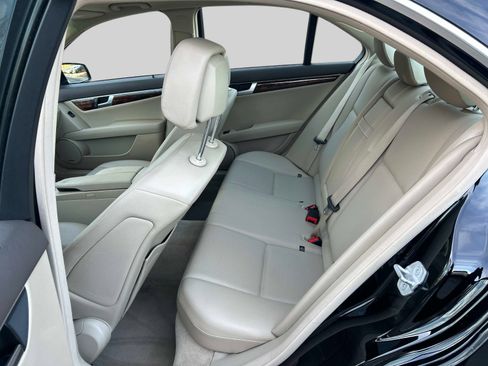 Used 2013 Mercedes-Benz C 300 4MATIC Sedan image 10