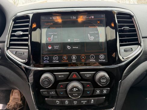 Used 2020 Jeep Grand Cherokee Altitude image 15