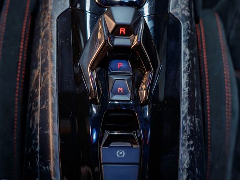 Used 2018 Lamborghini Huracan Performante image 30