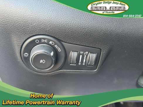 Used 2023 Jeep Compass Latitude AWD/4WD image 18
