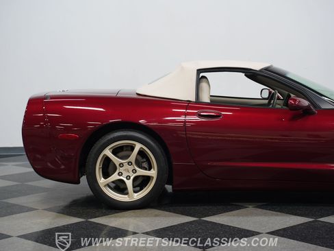 Used 2003 Chevrolet Corvette Convertible w/ Preferred Equipment Group1 RWD image 28