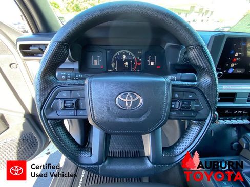 Certified 2025 Toyota Tacoma SR5 AWD/4WD image 36