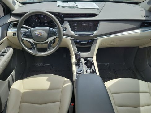 Used 2022 Cadillac XT5 Premium Luxury w/ Technology Package AWD/4WD image 18